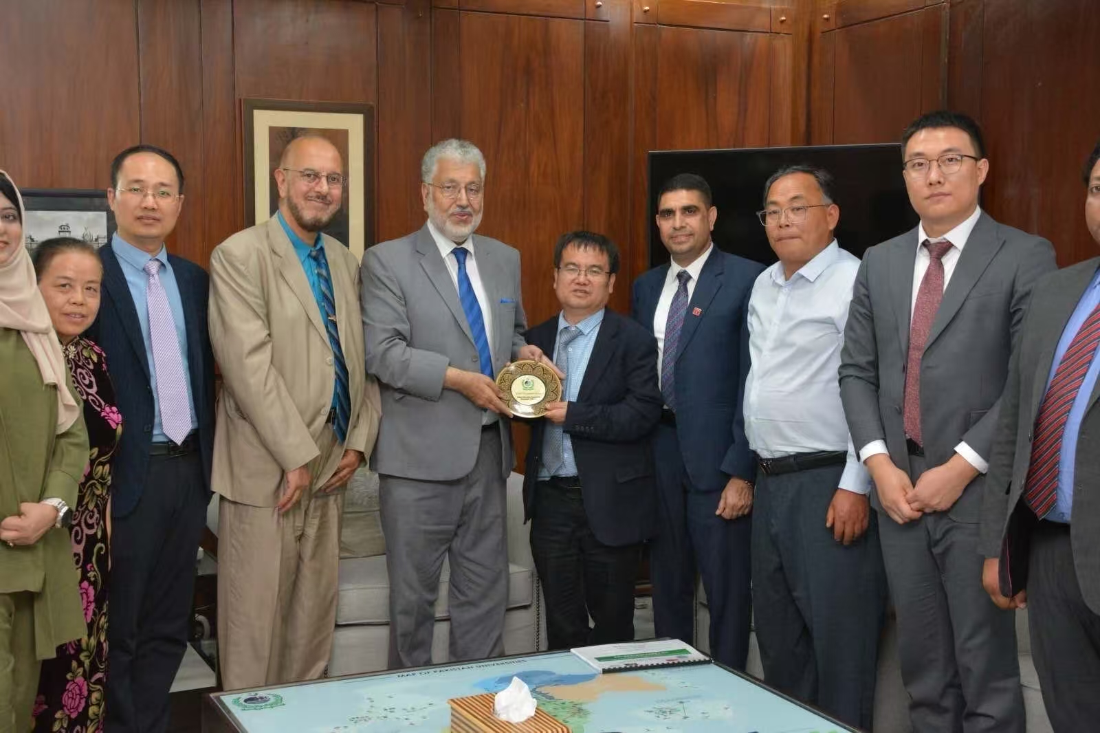 巴基斯坦高等教育委员会主席会见我校教授代表团